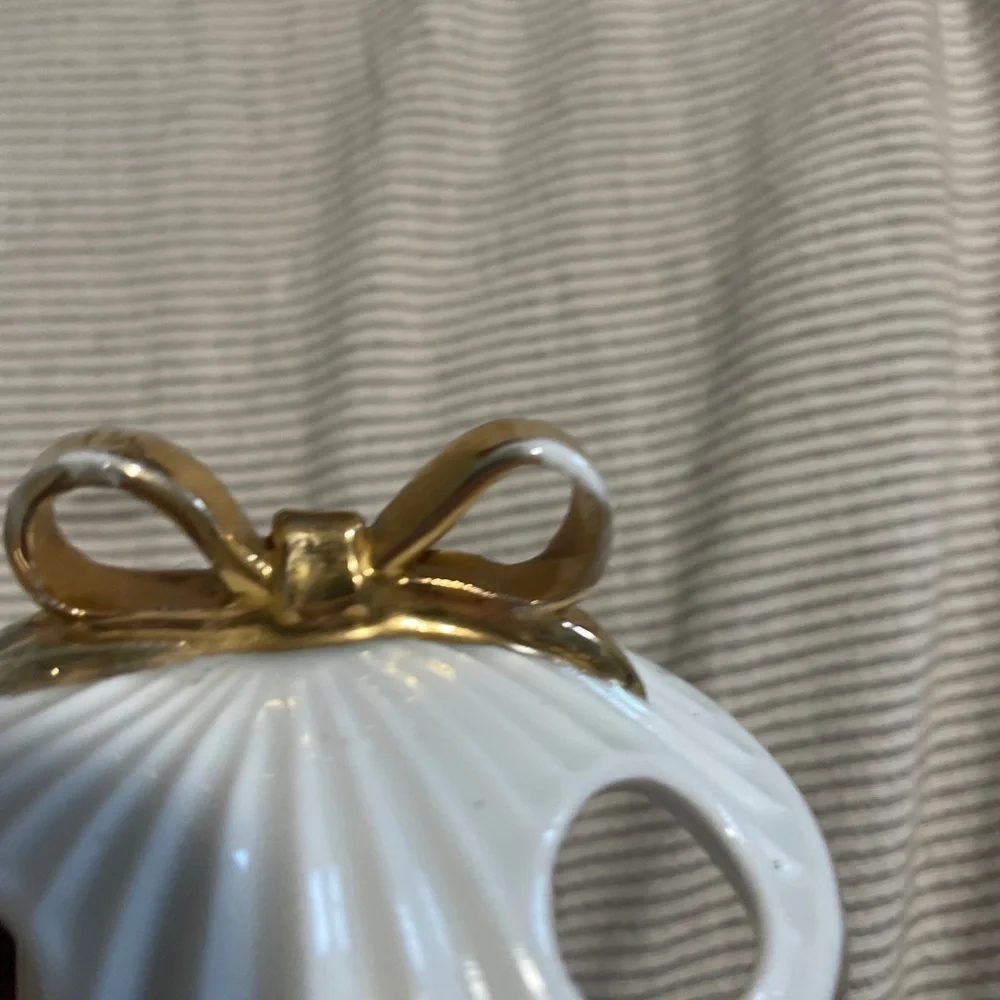 Seymour Mann 18k Gold Nostalgia Toothbrush Holder